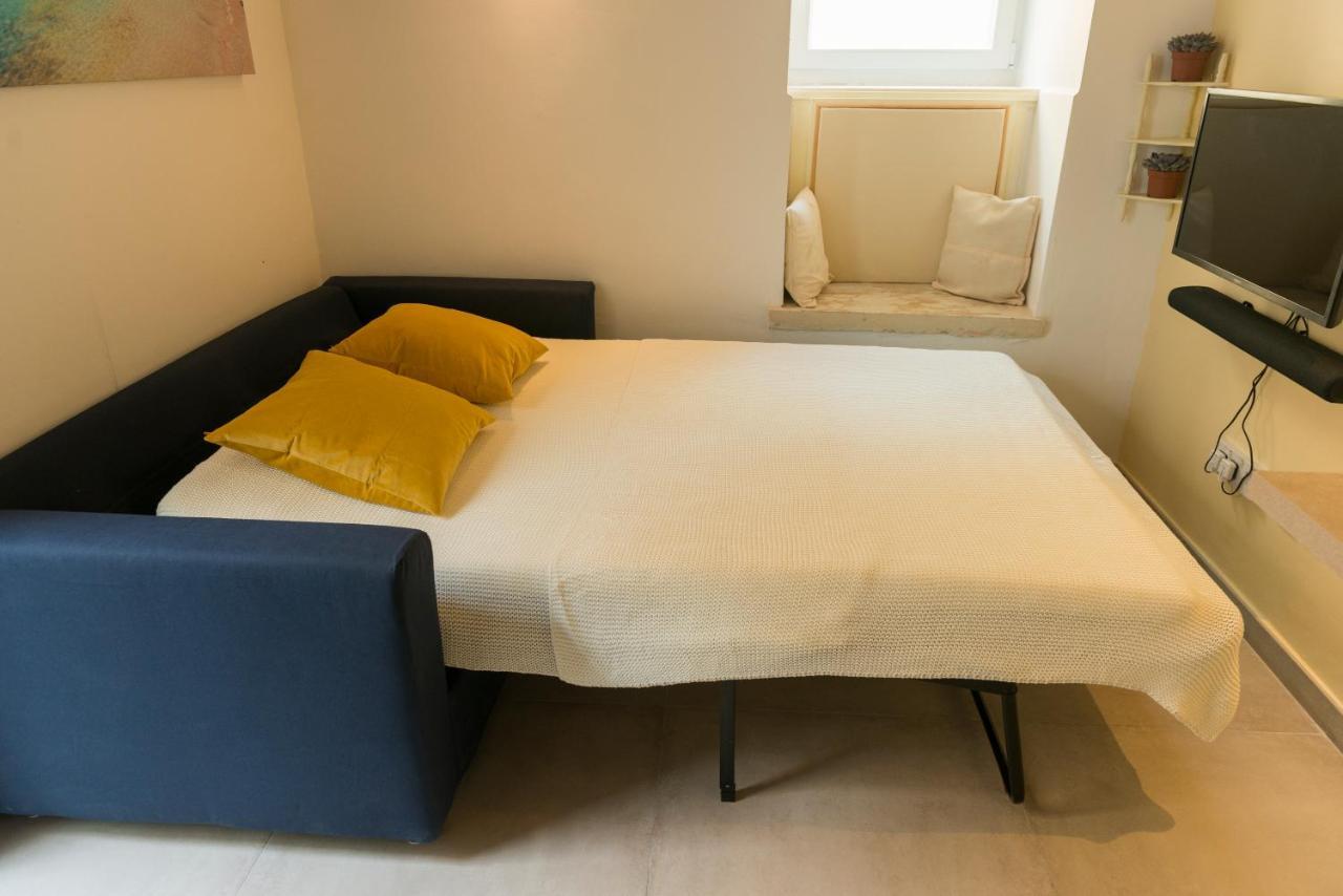 Authentic Gf Apartment With Terrace At The 3 Cities Marina Cospicua Luaran gambar