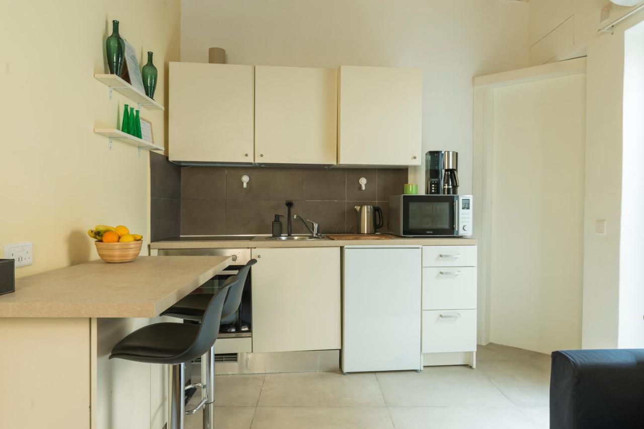 Authentic Gf Apartment With Terrace At The 3 Cities Marina Cospicua Luaran gambar