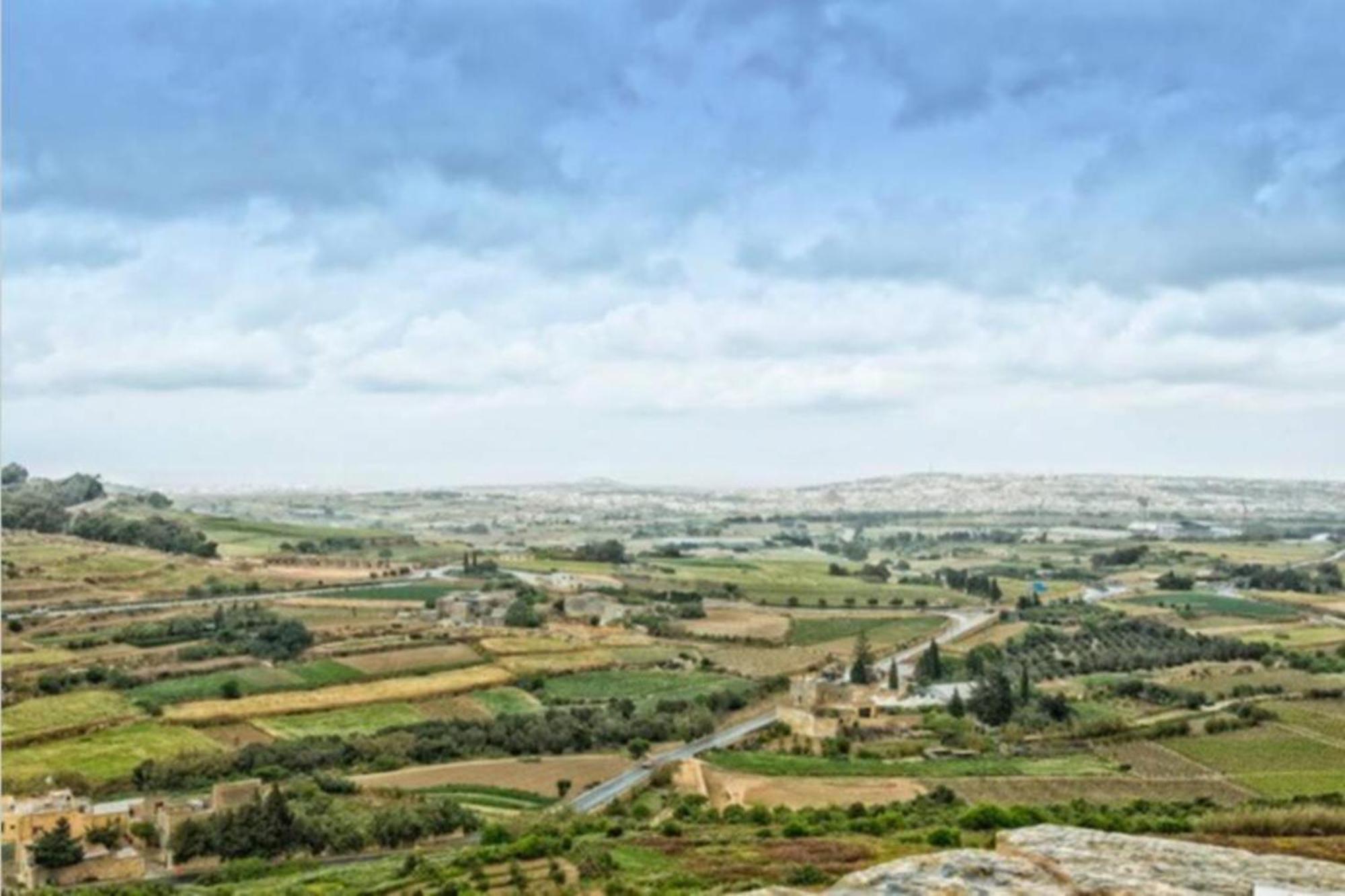 Authentic Gf Apartment With Terrace At The 3 Cities Marina Cospicua Luaran gambar