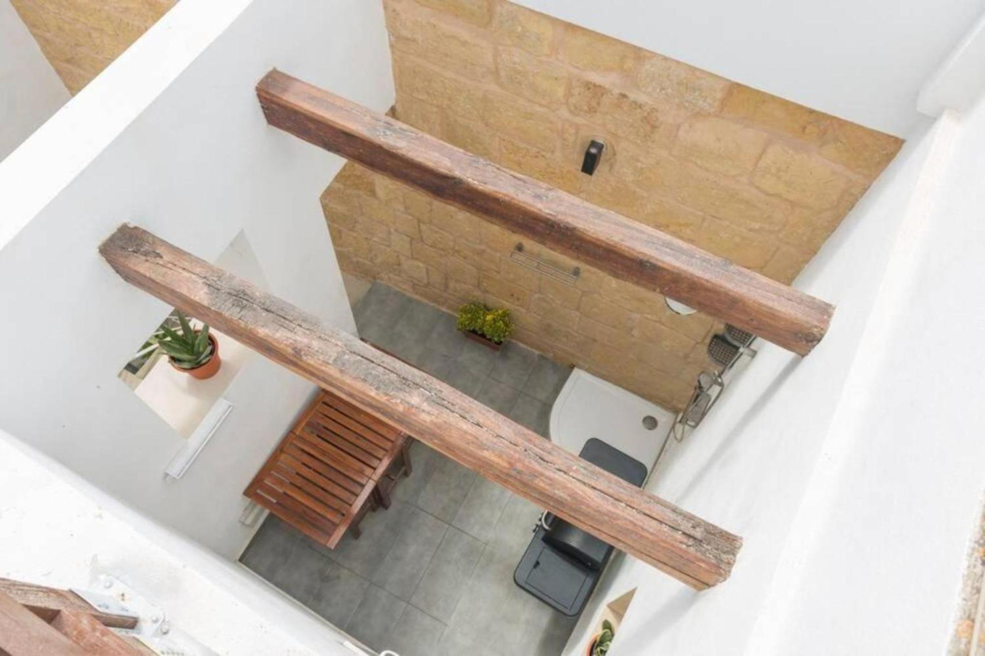 Authentic Gf Apartment With Terrace At The 3 Cities Marina Cospicua Luaran gambar