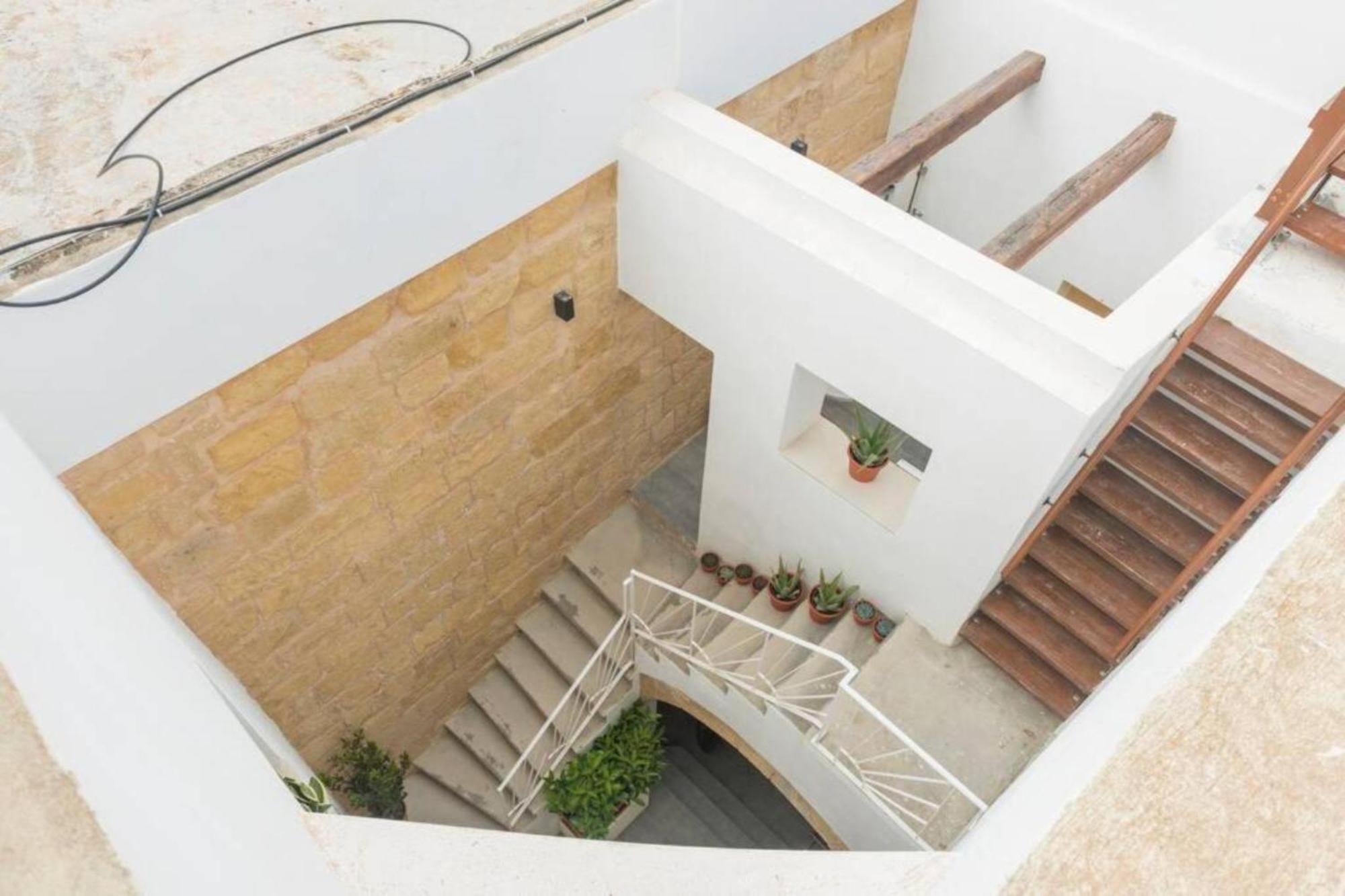 Authentic Gf Apartment With Terrace At The 3 Cities Marina Cospicua Luaran gambar