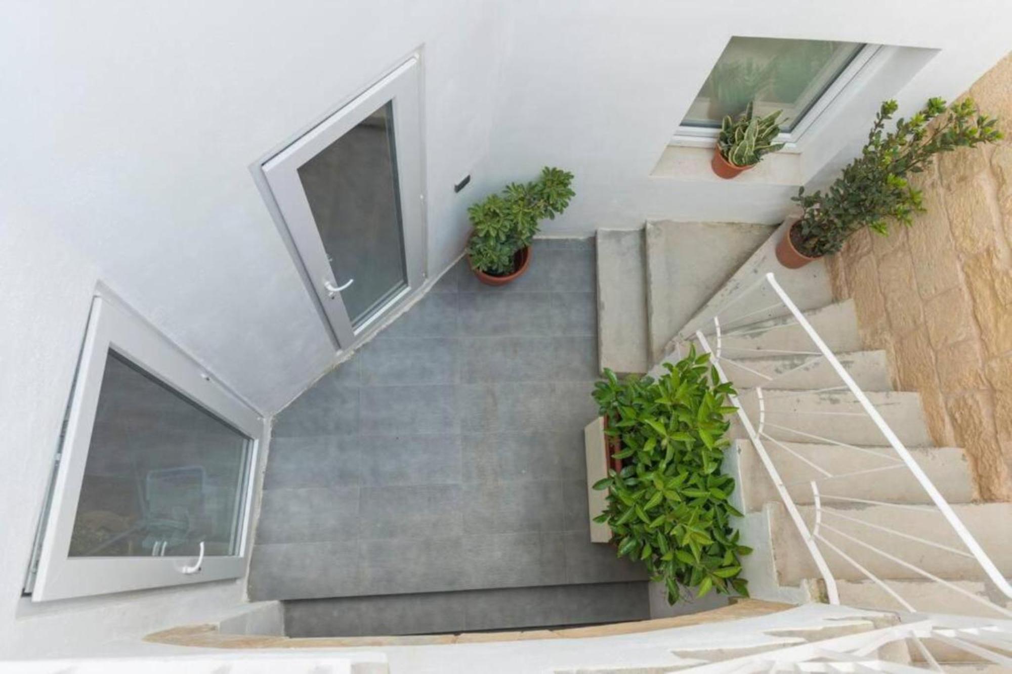 Authentic Gf Apartment With Terrace At The 3 Cities Marina Cospicua Luaran gambar