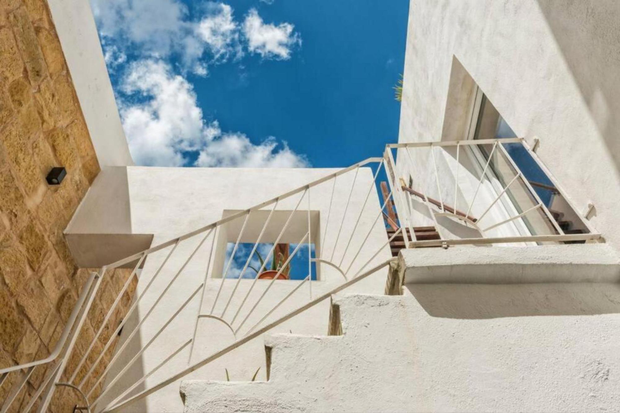 Authentic Gf Apartment With Terrace At The 3 Cities Marina Cospicua Luaran gambar